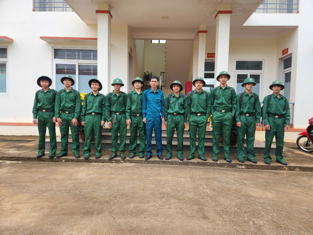 GẶP MẶT CÔNG DÂN NHẬP NGŨ VÀ QUÂN NHÂN HOÀN THÀNH NHIỆM VỤ VỀ ĐỊA PHƯƠNG 2025